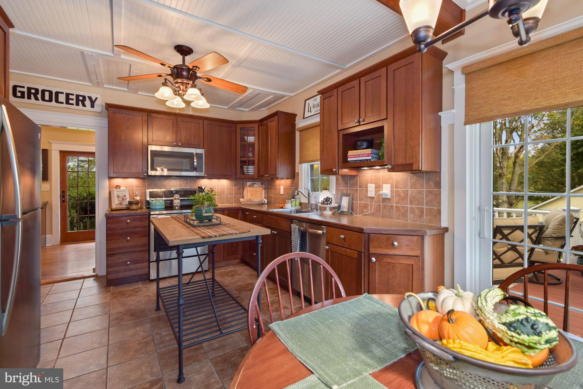426 Easton Road Riegelsville, PA 18077 - Photo 6 of 31
