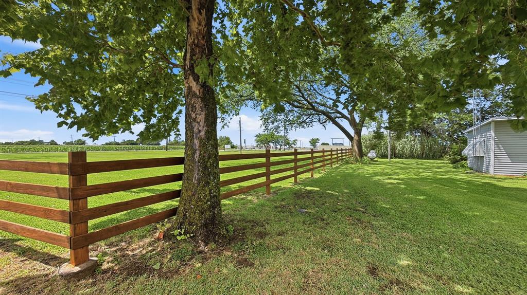 59 Noland Road Whitesboro, TX 76273 - Photo 2 of 26