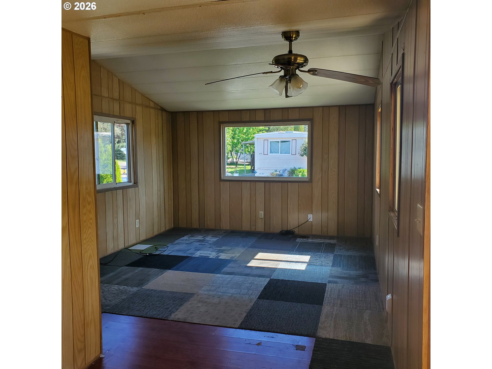 3950 Coburg Road, Unit 83 Eugene, OR 97408 - Photo 9 of 14 Living Room/Entrance