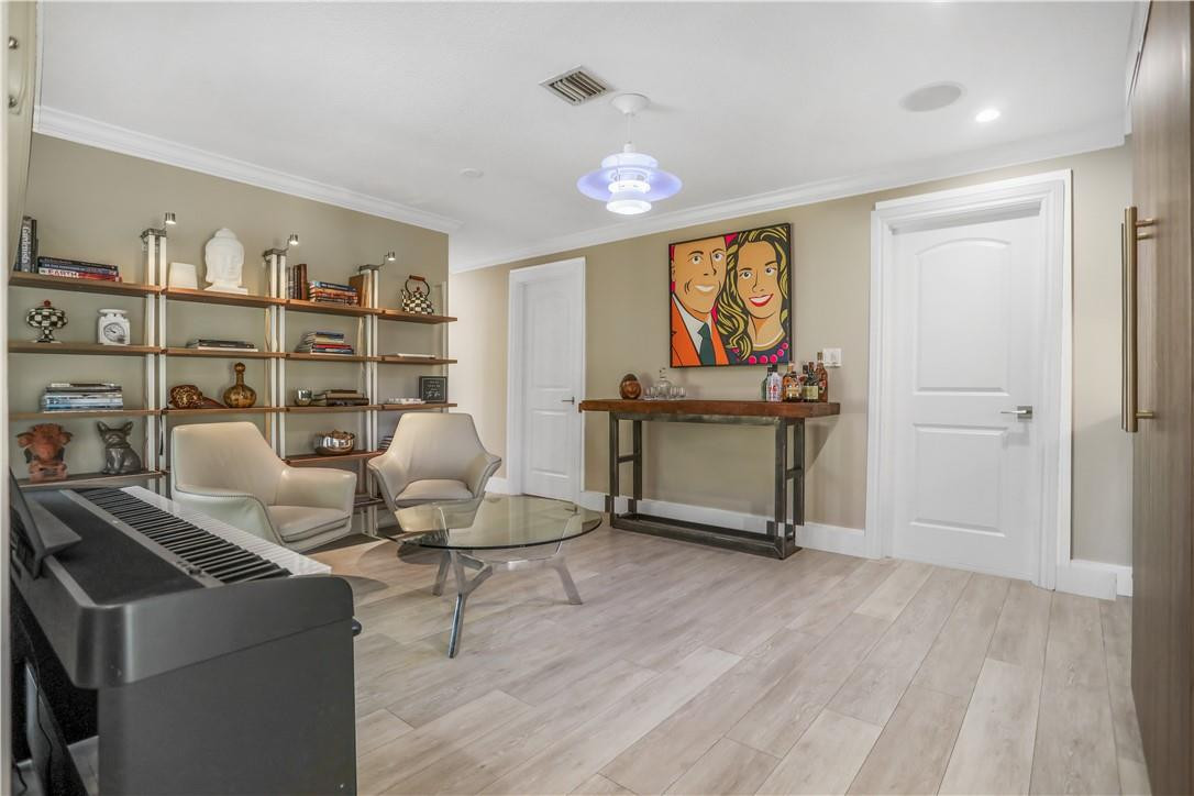 839 Dover Street Boca Raton, FL 33487 - Photo 16 of 48 Family Room