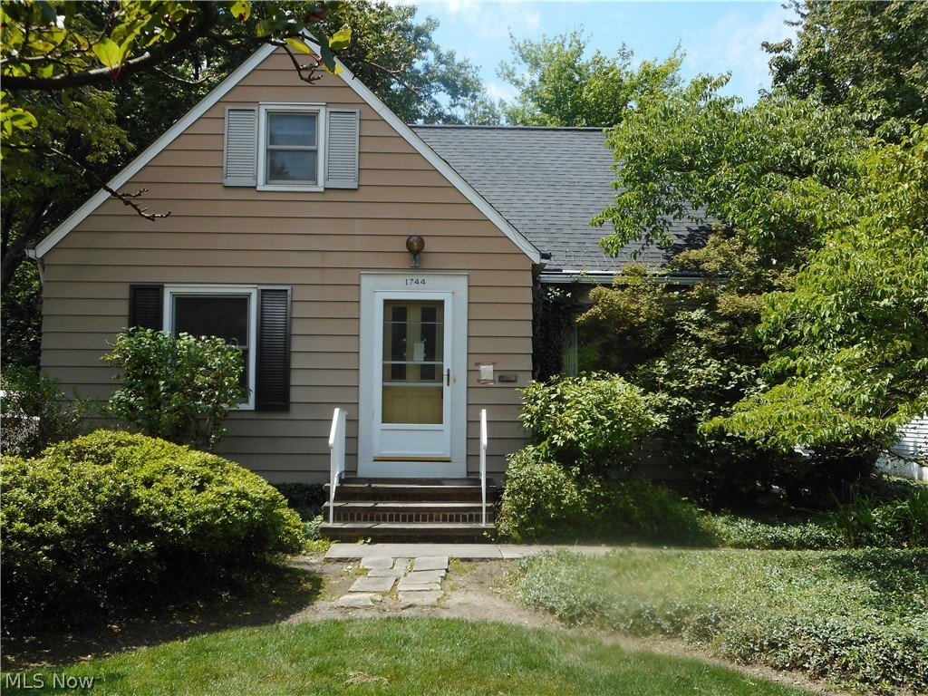 1744 Edgefield Road Lyndhurst, OH 44124 - Photo 1 of 34