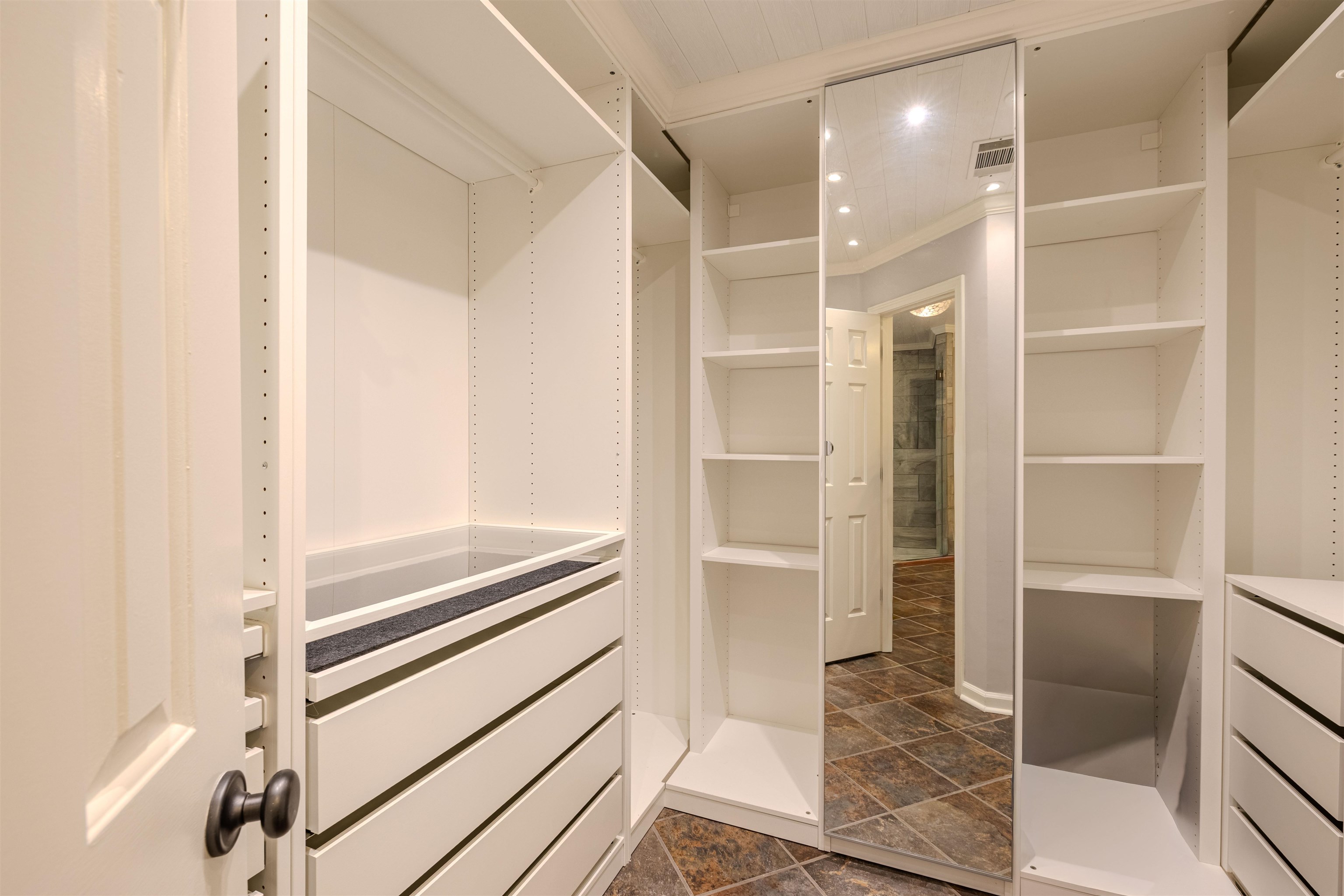 4808 Oak Road Bartlett, TN 38002 - Photo 14 of 35 View of walk in closet