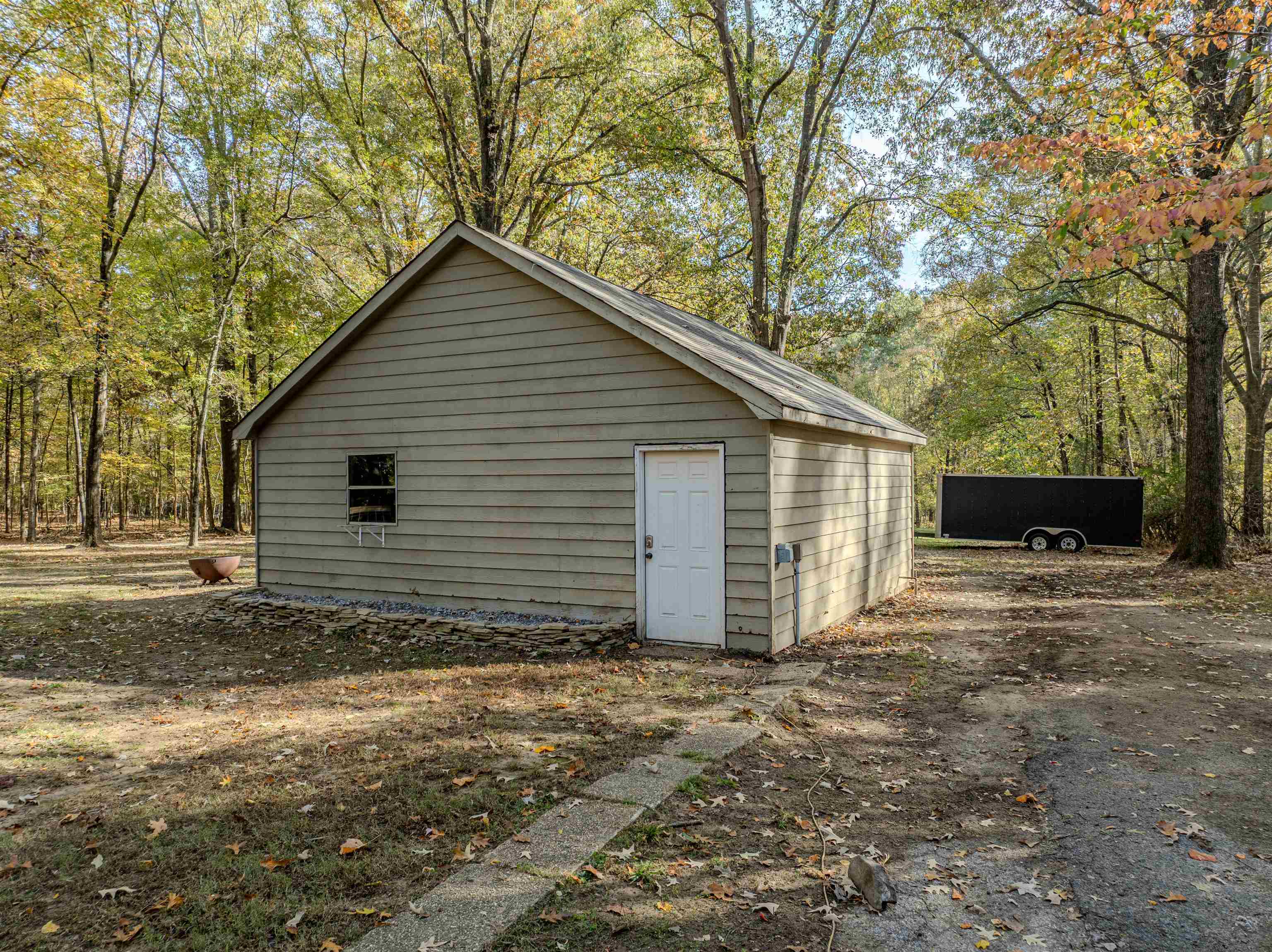 4808 Oak Road Bartlett, TN 38002 - Photo 21 of 35 2nd view of detached garage featuring a wooded view