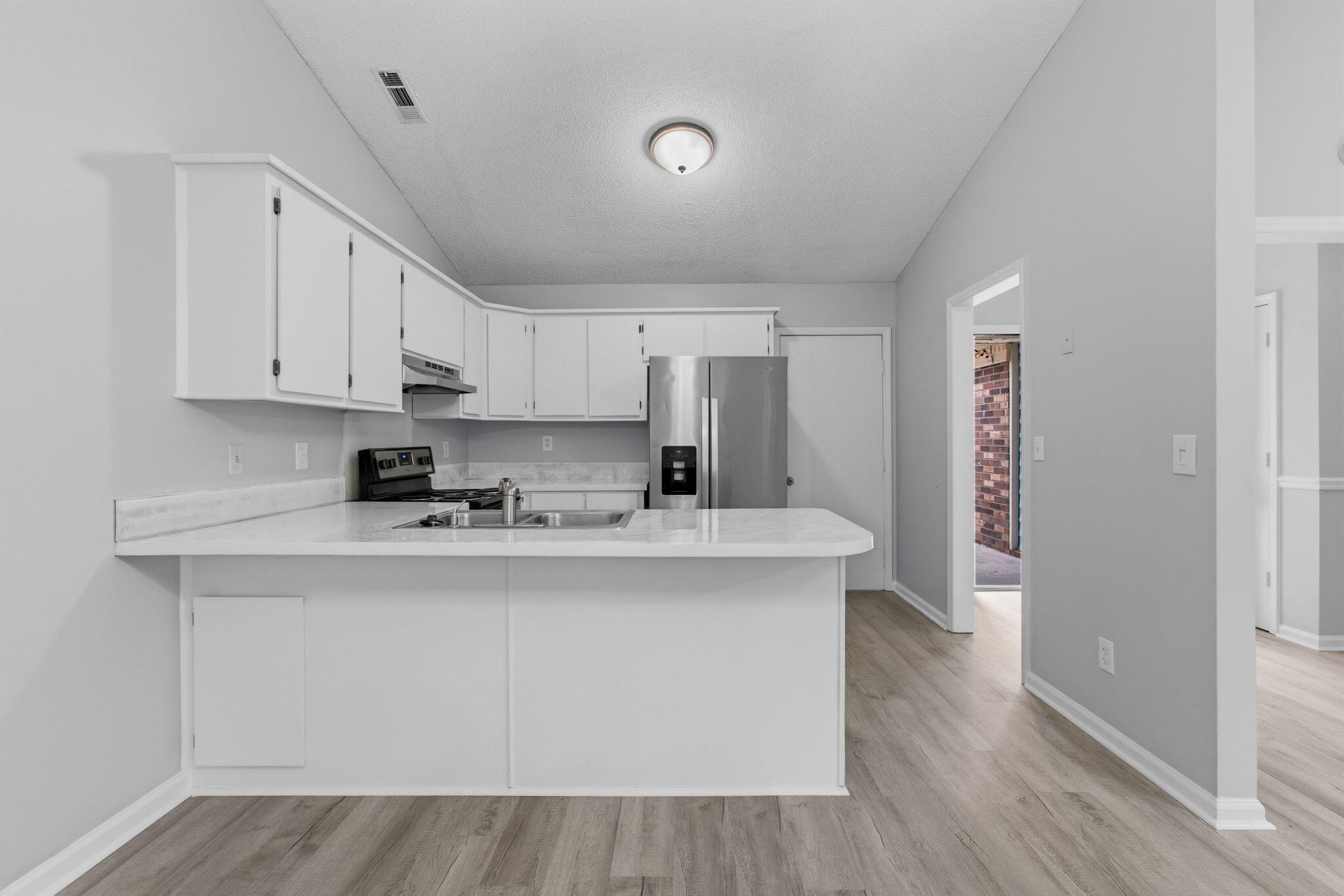 9512 One Notch Road Ladson, SC 29456 - Photo 4 of 20 Kitchen