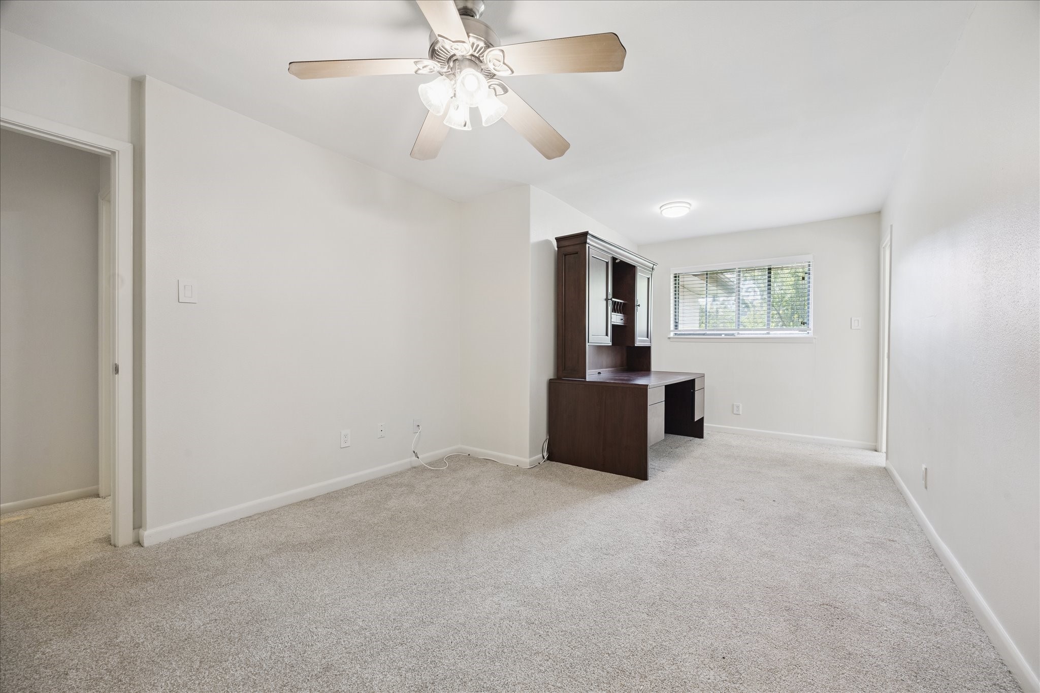 6115 Paisley Street Houston, TX 77096 - Photo 6 of 22 Extra room that can be used as a study, additional bedroom, or secluded sitting area.