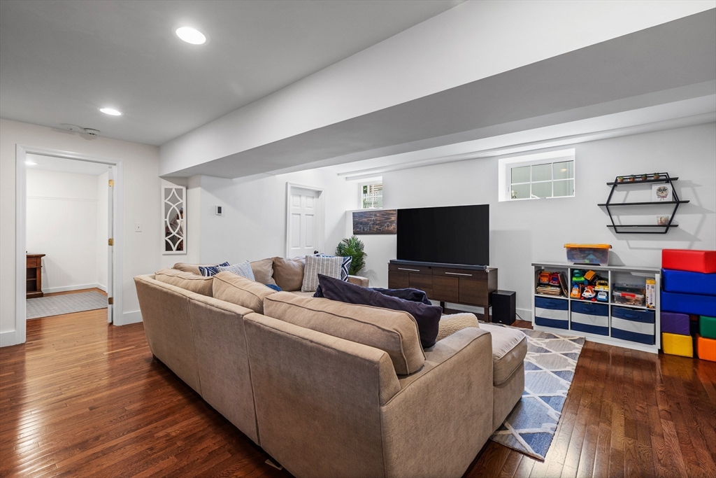 20 Bryn Mawr Road Wellesley, MA 02482 - Photo 18 of 26