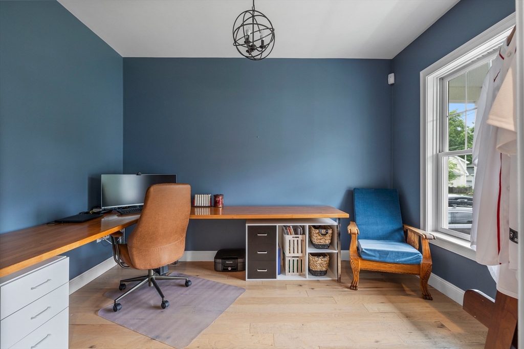 20 Bryn Mawr Road Wellesley, MA 02482 - Photo 3 of 26