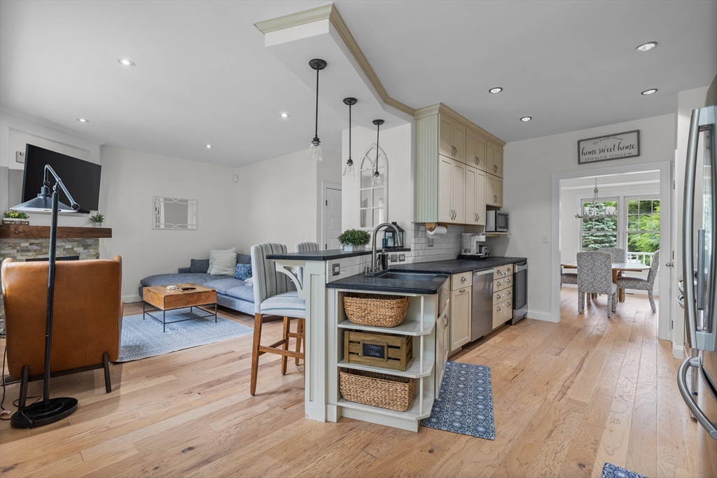 20 Bryn Mawr Road Wellesley, MA 02482 - Photo 6 of 26