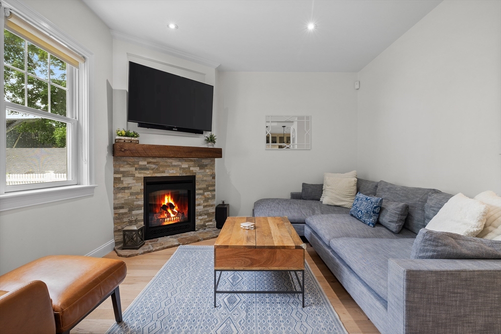 20 Bryn Mawr Road Wellesley, MA 02482 - Photo 8 of 26