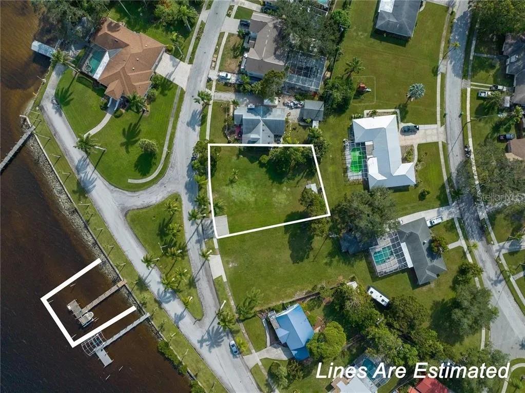 2520 Riverside Drive East Bradenton, FL 34208 - Photo 3 of 6