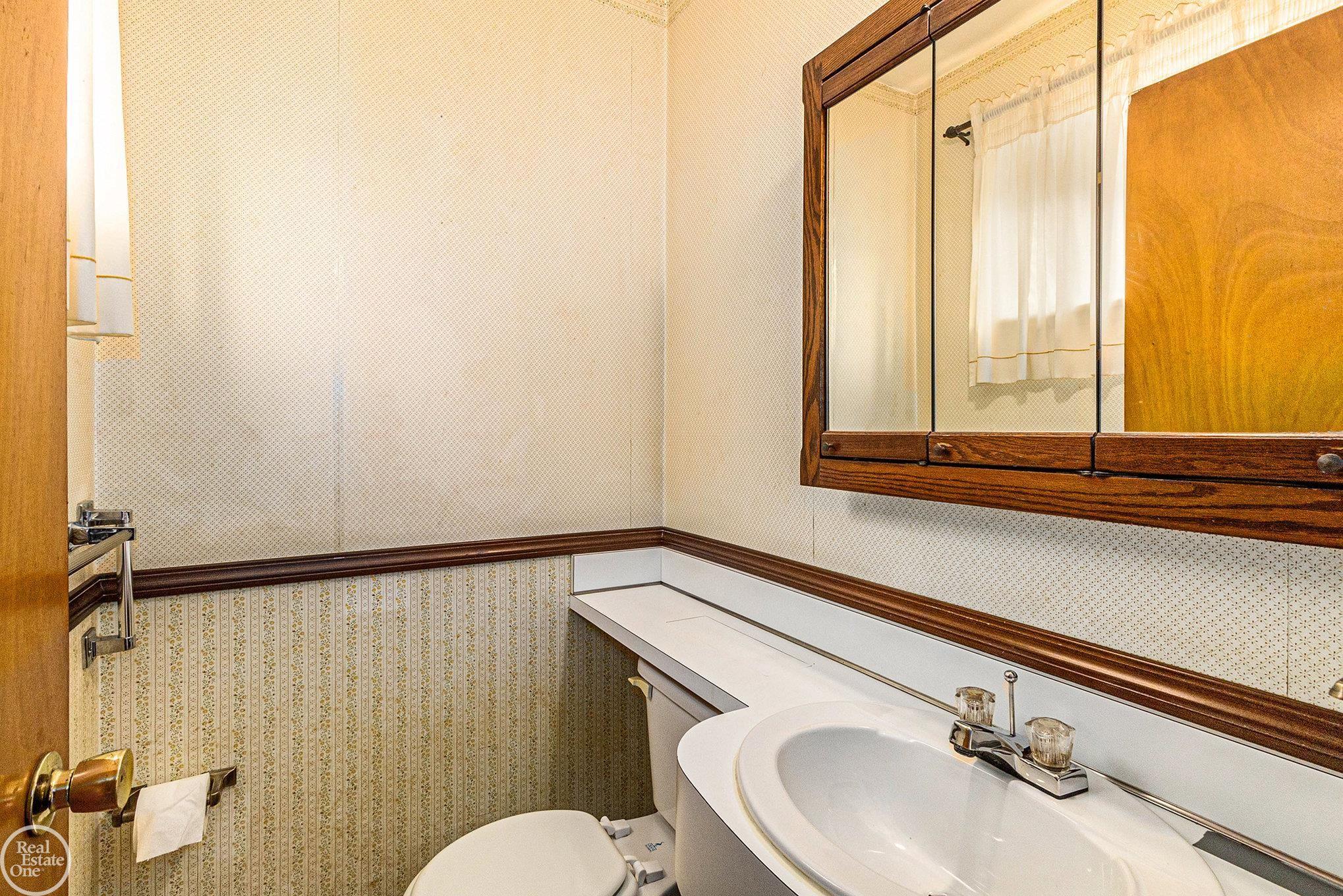 2366 Edwin Warren, MI 48092 - Photo 15 of 22 First Floor Half Bathroom