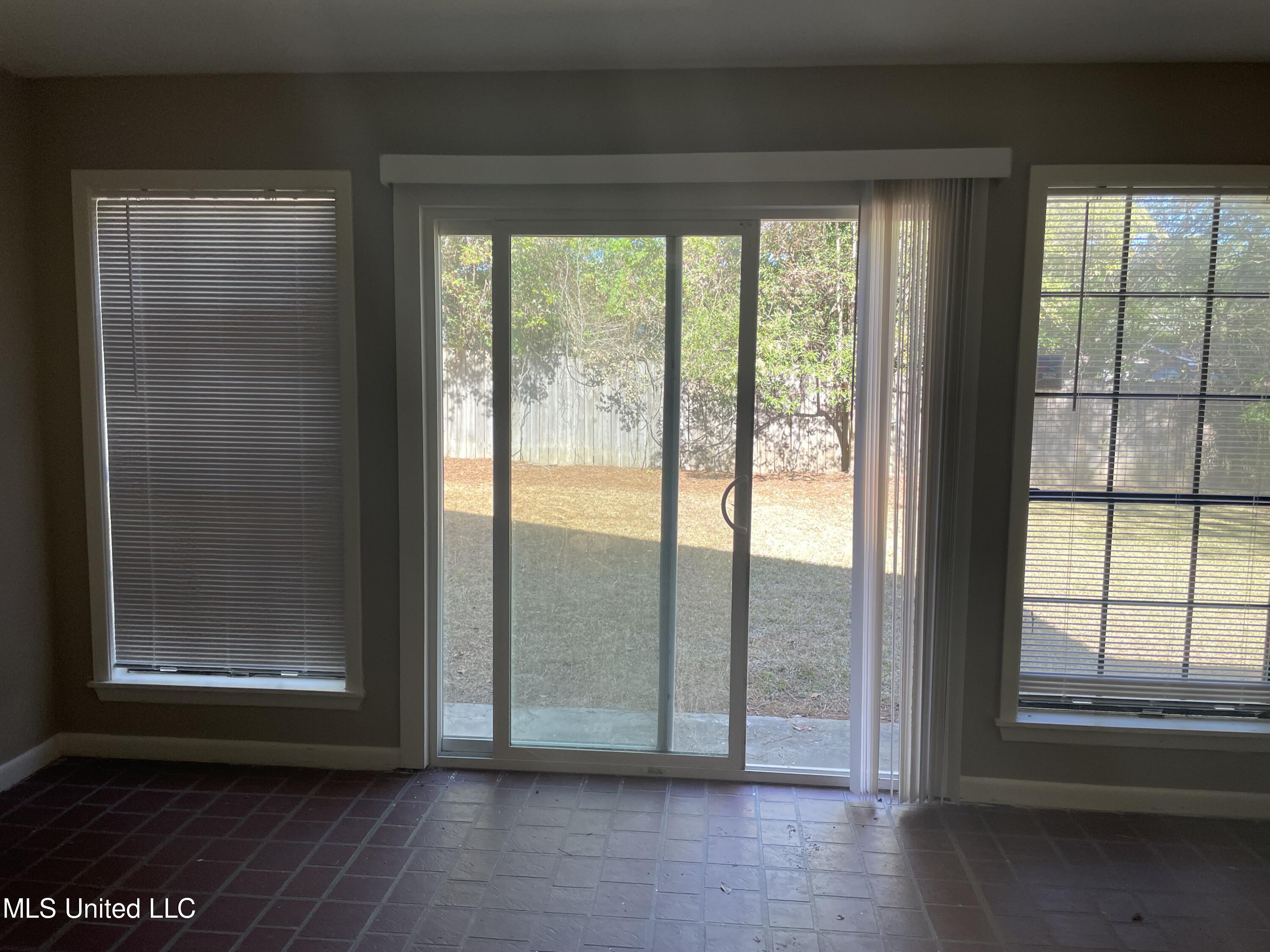 1352 Deerfield Lane Jackson, MS 39211 - Photo 9 of 9 IMG_4874
