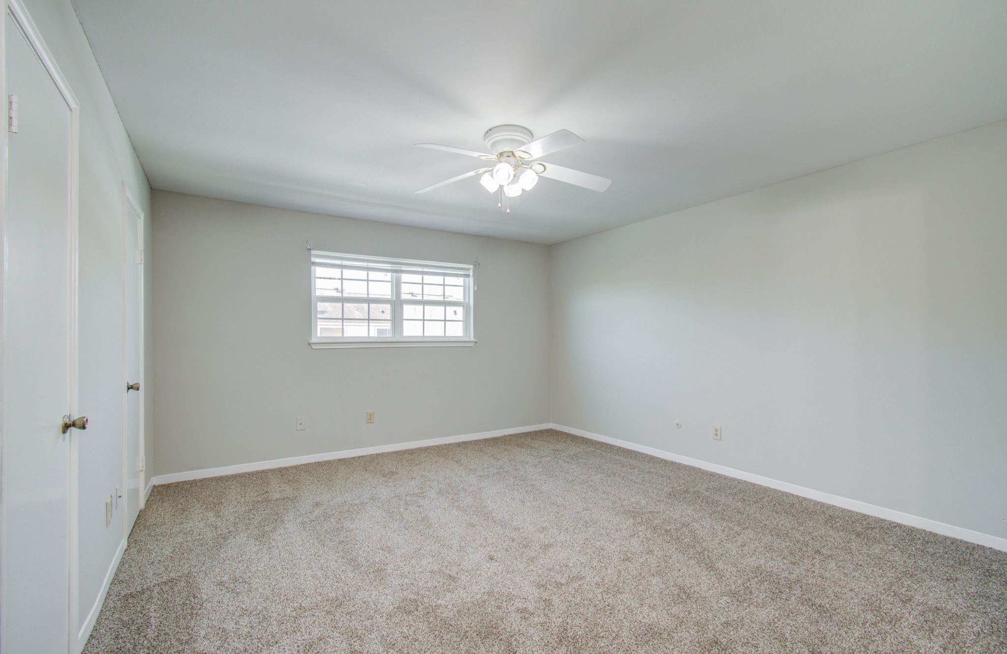 9495 Fondren Road Houston, TX 77074 - Photo 16 of 27 View of the primary bedroom