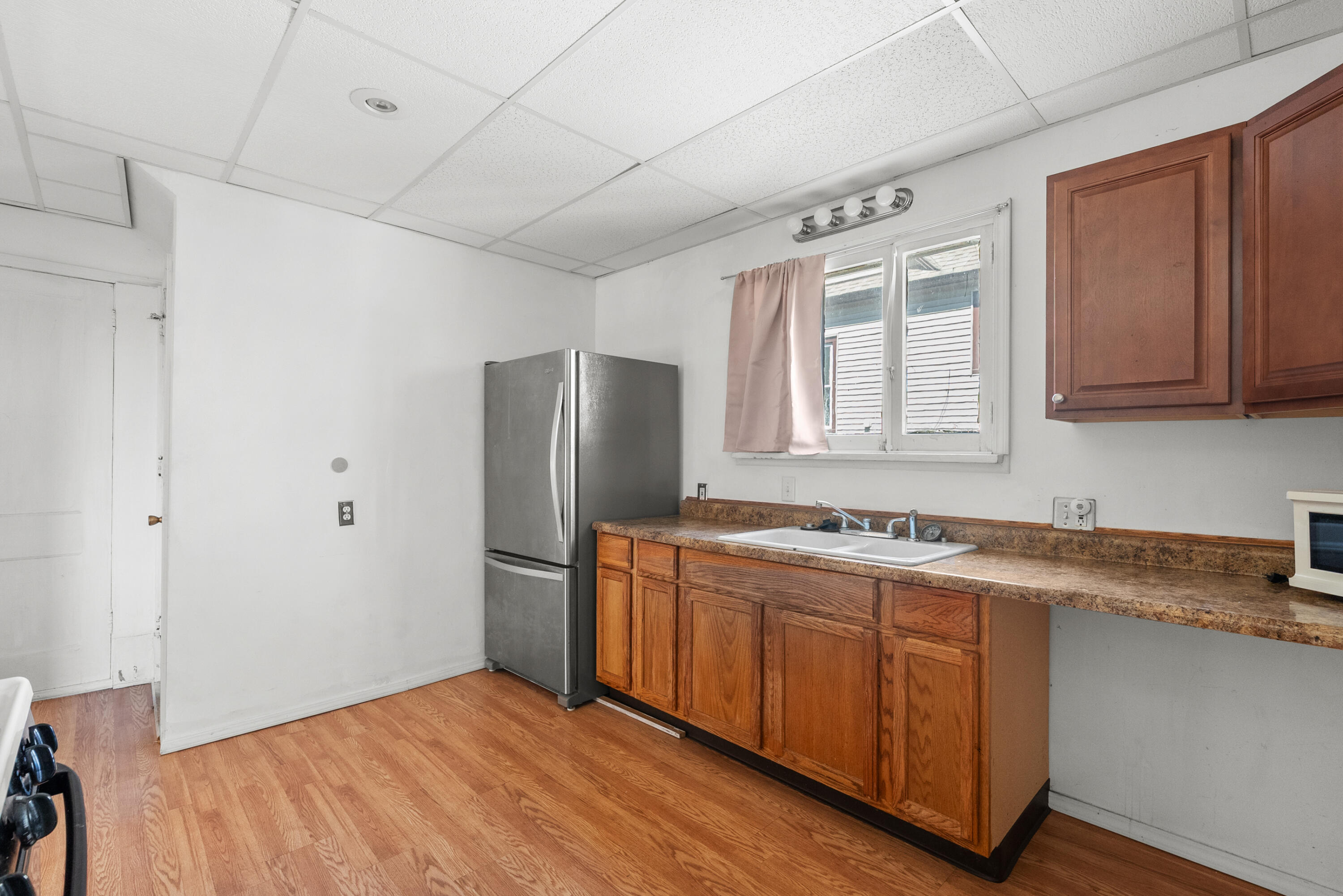 914 Denner Street Kalamazoo, MI 49006 - Photo 13 of 39 Denner St 914 Kalamazoo 49006-10