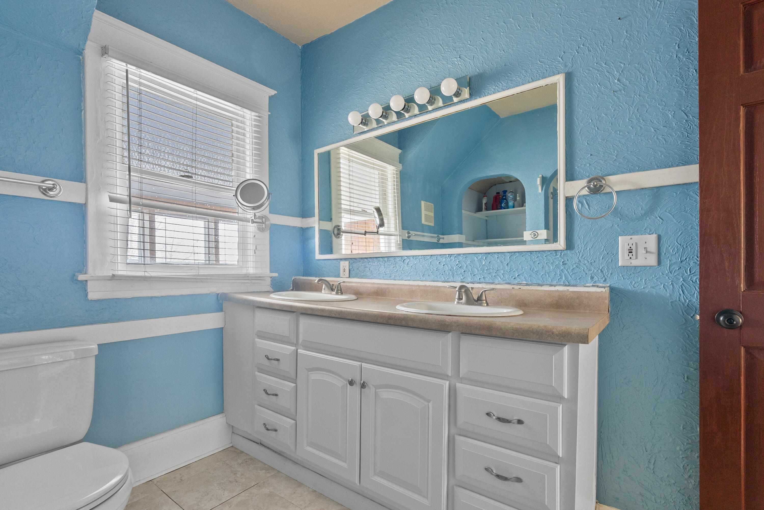 914 Denner Street Kalamazoo, MI 49006 - Photo 14 of 39 Denner St 914 Kalamazoo 49006-11