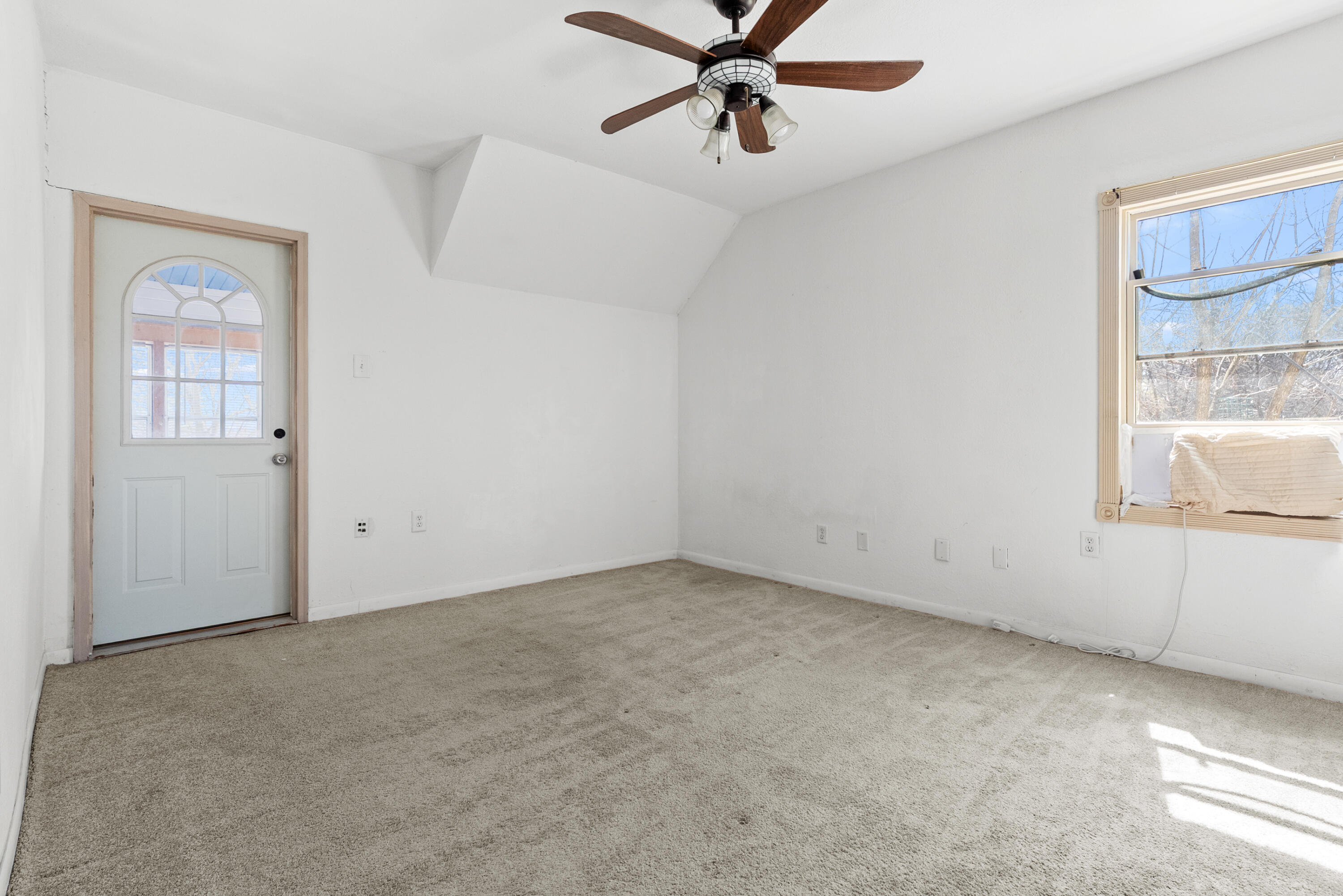 914 Denner Street Kalamazoo, MI 49006 - Photo 16 of 39 Denner St 914 Kalamazoo 49006-13