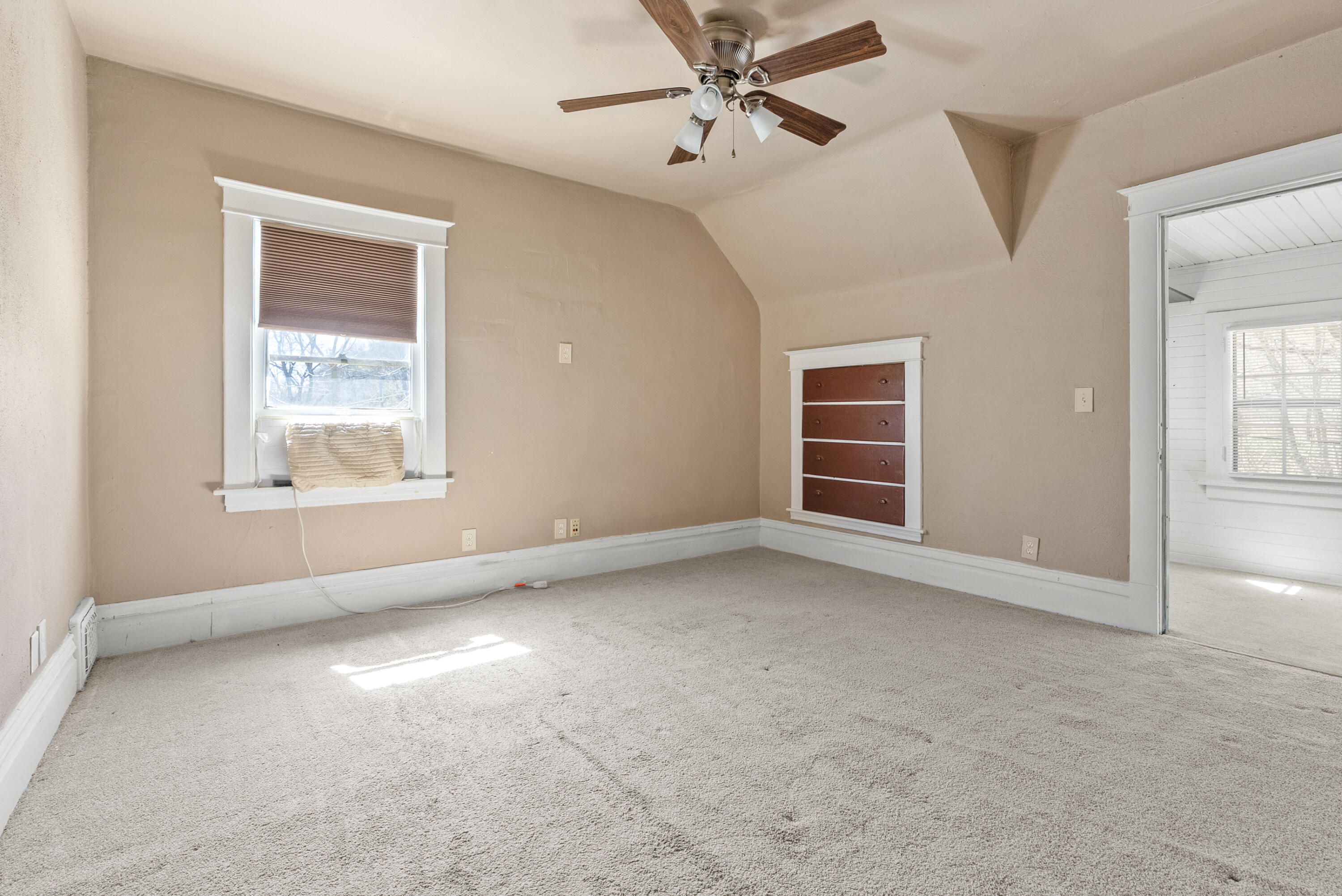 914 Denner Street Kalamazoo, MI 49006 - Photo 20 of 39 Denner St 914 Kalamazoo 49006-16