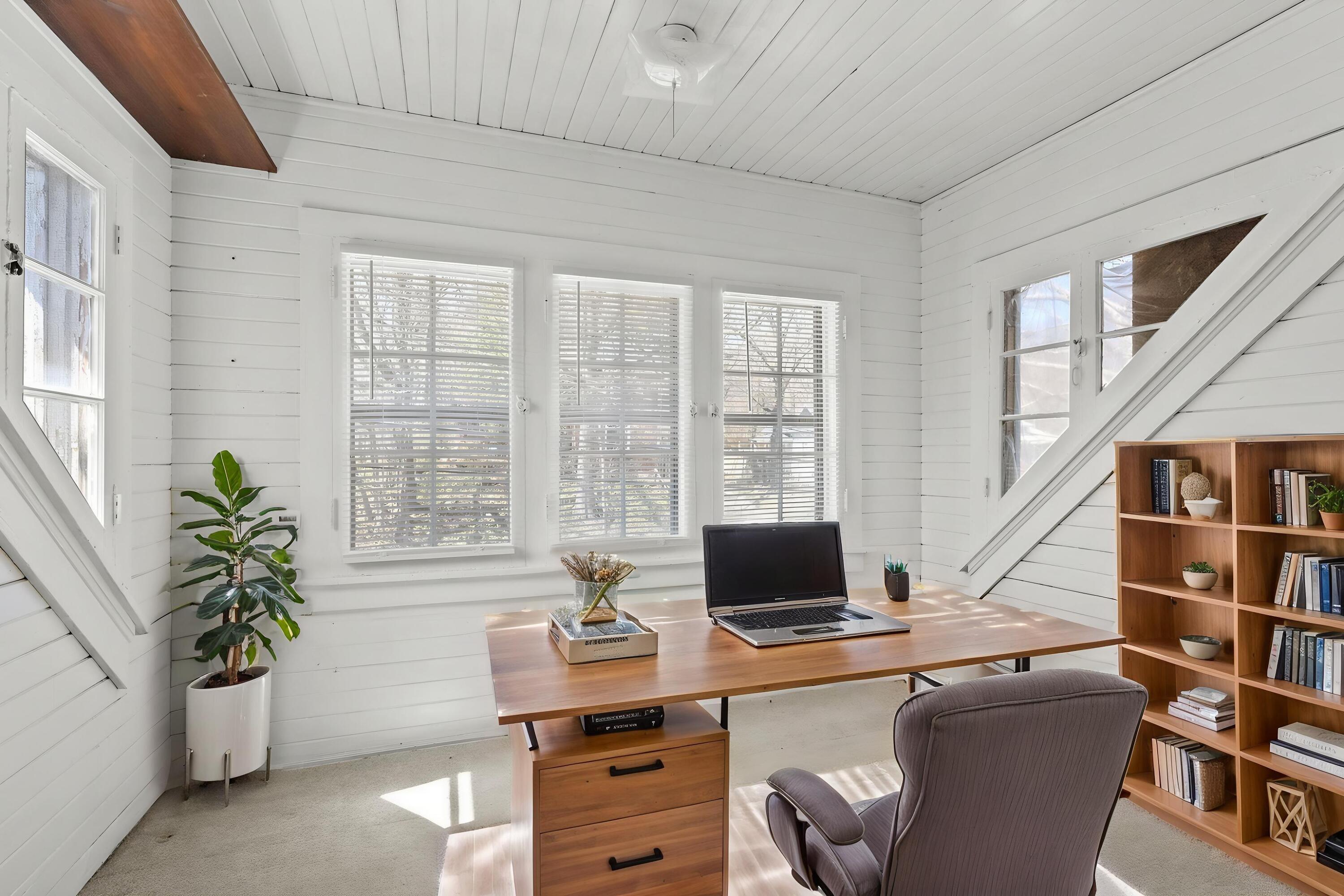 914 Denner Street Kalamazoo, MI 49006 - Photo 22 of 39 office staged