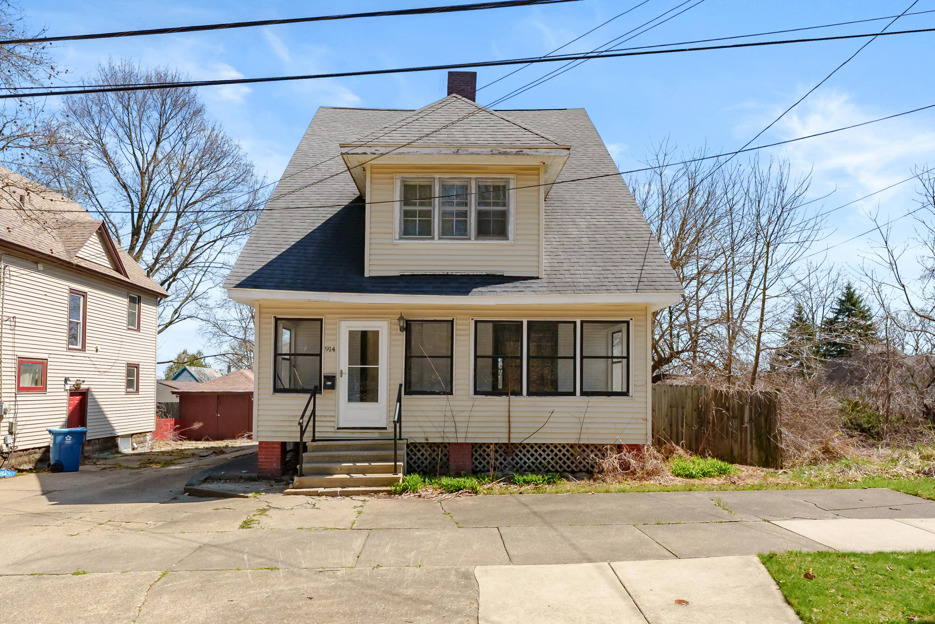 914 Denner Street Kalamazoo, MI 49006 - Photo 29 of 39 Denner St 914 Kalamazoo 49006-24