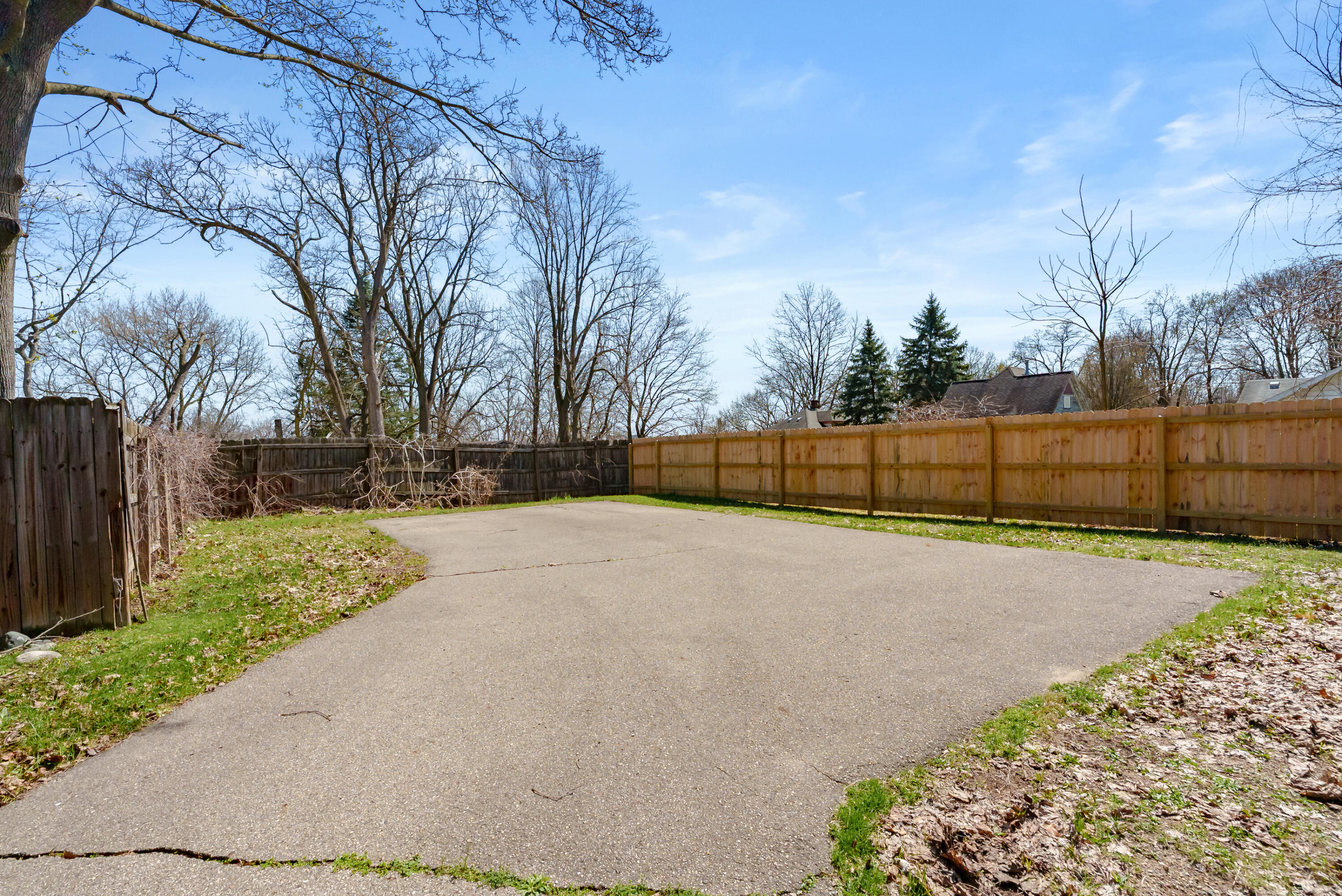 914 Denner Street Kalamazoo, MI 49006 - Photo 30 of 39 Denner St 914 Kalamazoo 49006-25