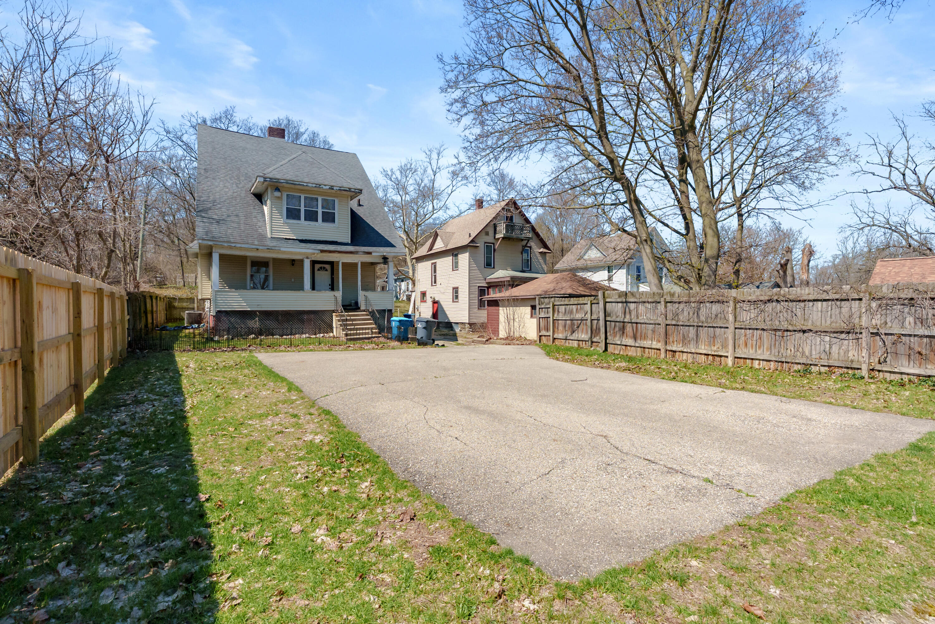 914 Denner Street Kalamazoo, MI 49006 - Photo 34 of 39 Denner St 914 Kalamazoo 49006-29