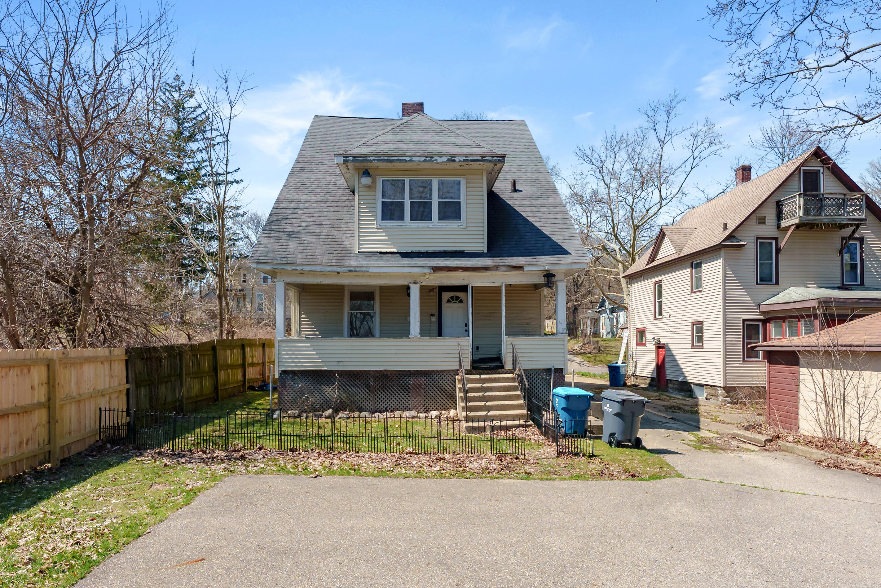 914 Denner Street Kalamazoo, MI 49006 - Photo 35 of 39 Denner St 914 Kalamazoo 49006-30