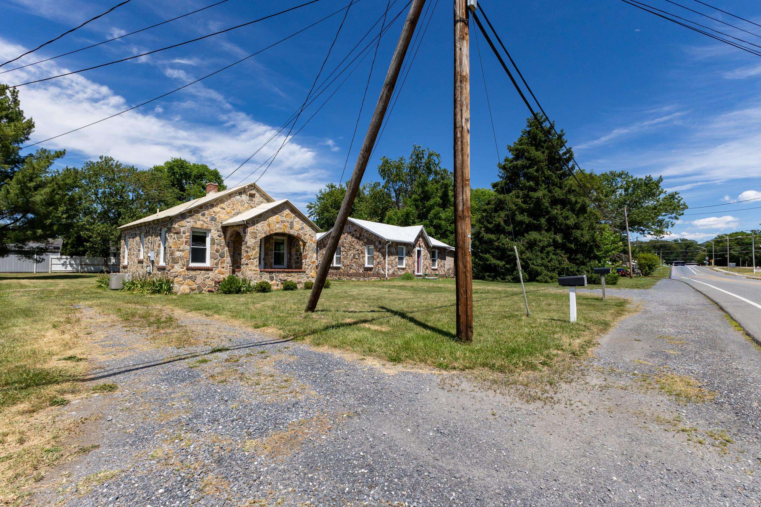 108 3rd Street Grottoes, VA 24441 - Photo 3 of 29