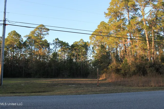 $18,000 | Royal Oak Blvd Pass, Pass Christian, MS 39571