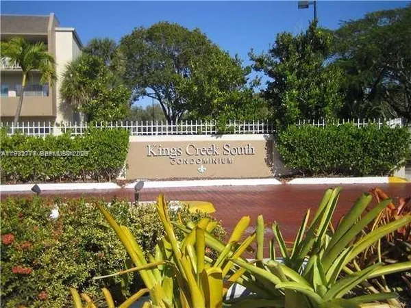 $2,000 | 7765 Southwest 86th Street, Unit F2208, Miami, FL 33143