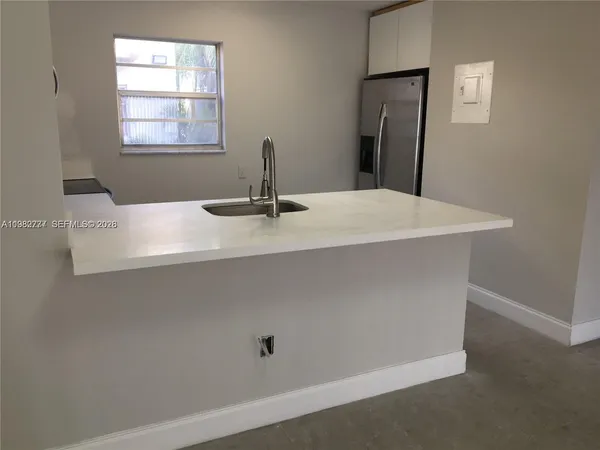 $2,000 | 7765 Southwest 86th Street, Unit F2208, Miami, FL 33143