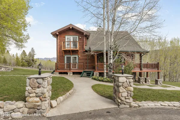 $2,800,000 | 244 Black Mountain Lane, Alpine, WY 83128
