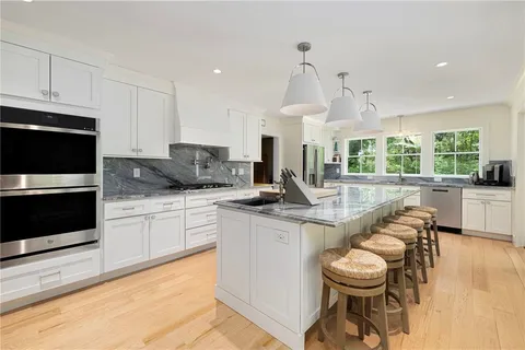 $2,895,000 | 31 Wright Lane, Jamestown, RI 02835