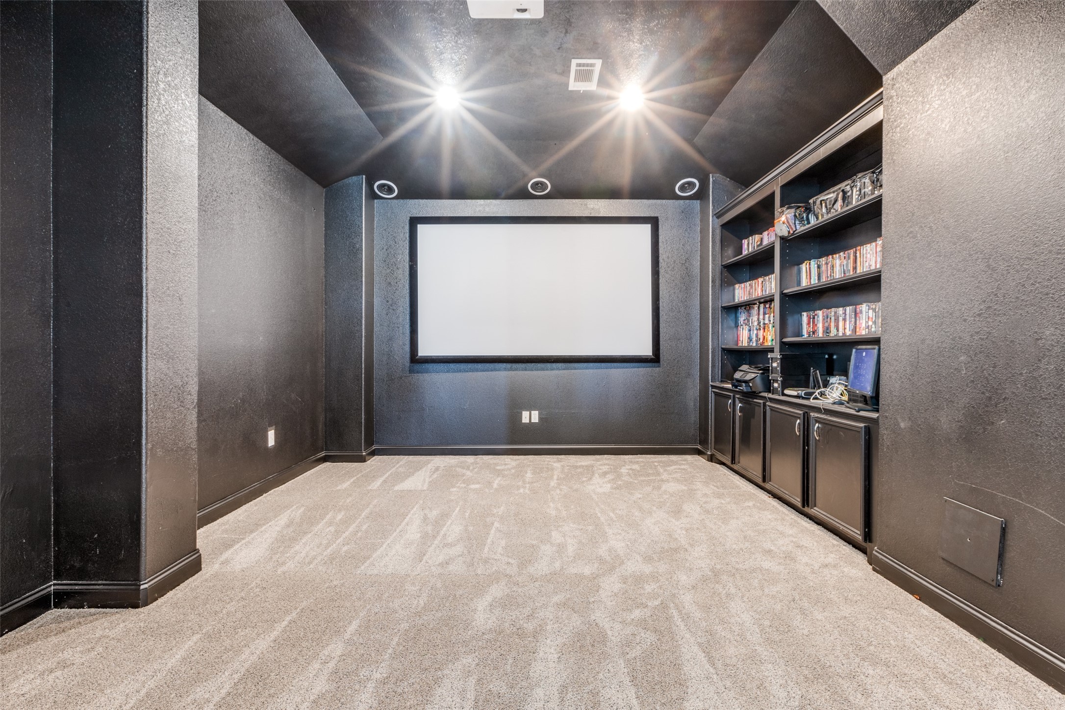 8 Cypress Point Court Manvel, TX 77578 - Photo 18 of 20 a view of an empty room with a kitchen