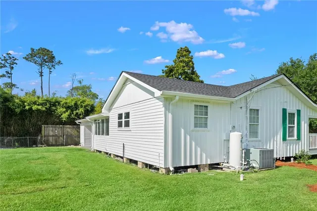 $2,200 | 225 Magnolia Street, Mandeville, LA 70448