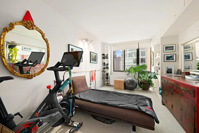 $2,000,000 | 255 East 49th Street, Unit 14D | Midtown East