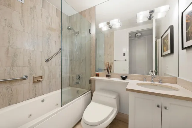 $2,000,000 | 255 East 49th Street, Unit 14D | Midtown East