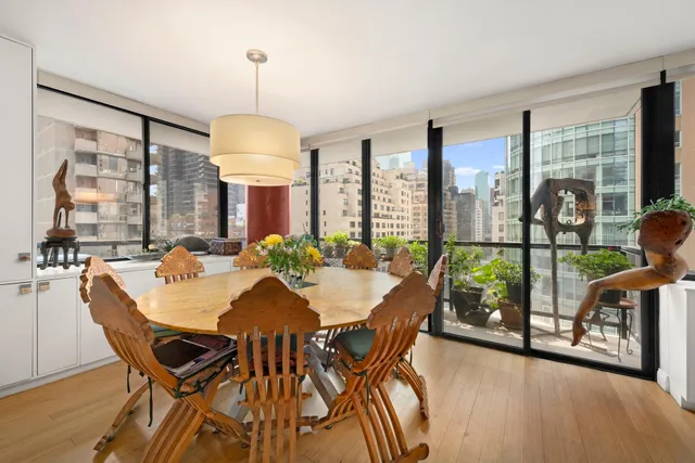 $2,000,000 | 255 East 49th Street, Unit 14D | Midtown East