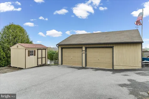 $400,000 | 597 Lancaster Pike, New Providence, PA 17560