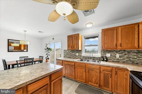 $400,000 | 597 Lancaster Pike, New Providence, PA 17560