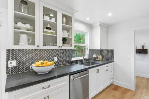 $2,595,000 | 1123 Oak Avenue, St. Helena, CA 94574