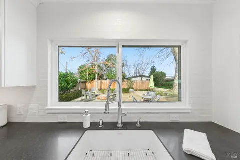 $2,595,000 | 1123 Oak Avenue, St. Helena, CA 94574