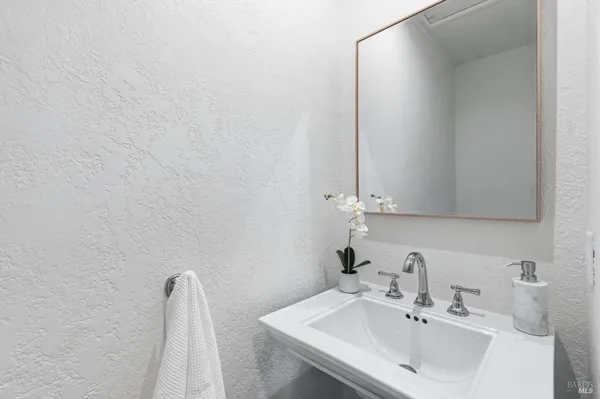 $2,595,000 | 1123 Oak Avenue, St. Helena, CA 94574