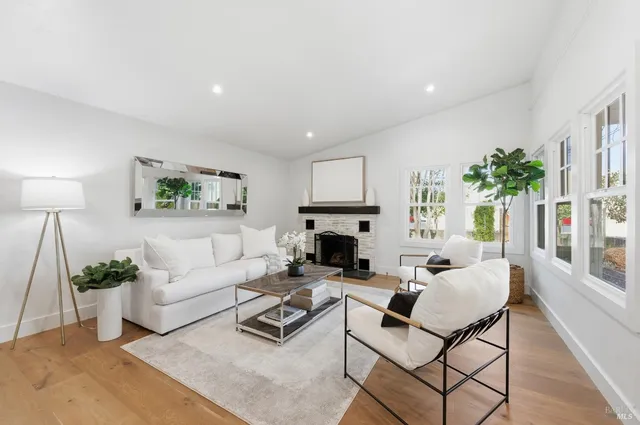 $2,595,000 | 1123 Oak Avenue, St. Helena, CA 94574