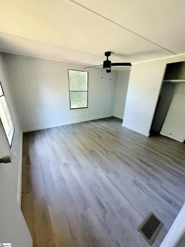 $255,000 | 28557-76 E Highway, Clinton, SC 29325