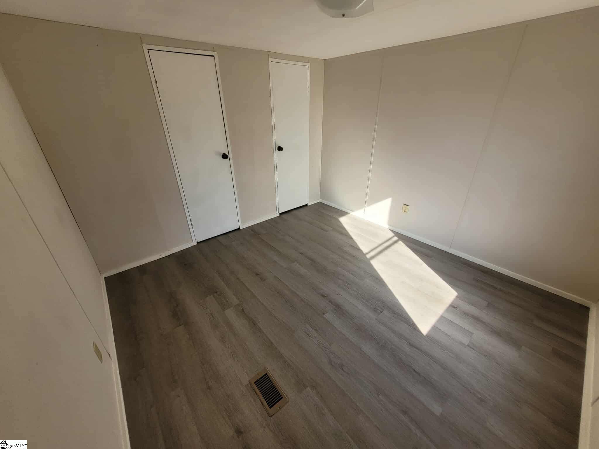 28557-76 E Highway Clinton, SC 29325 - Photo 17 of 18