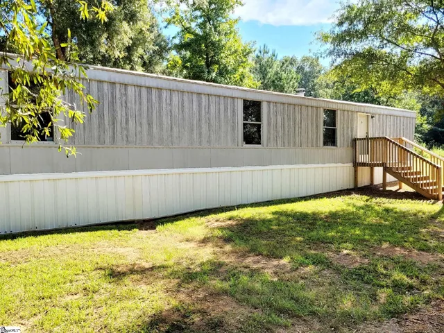 $255,000 | 28557-76 E Highway, Clinton, SC 29325