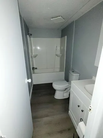 $255,000 | 28557-76 E Highway, Clinton, SC 29325