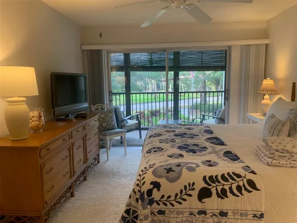$2,400 | 512 West Venice Avenue, Unit 207, Venice, FL 34285