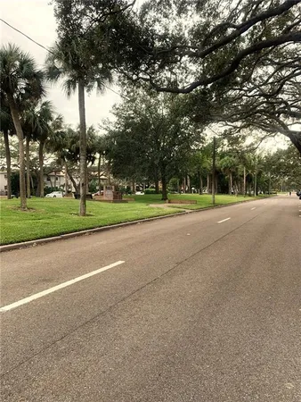 $2,400 | 512 West Venice Avenue, Unit 207, Venice, FL 34285