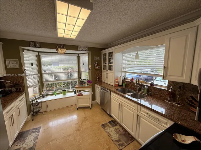 $670,000 | 1040 Southwest 153rd Terrace, Pembroke Pines, FL 33027